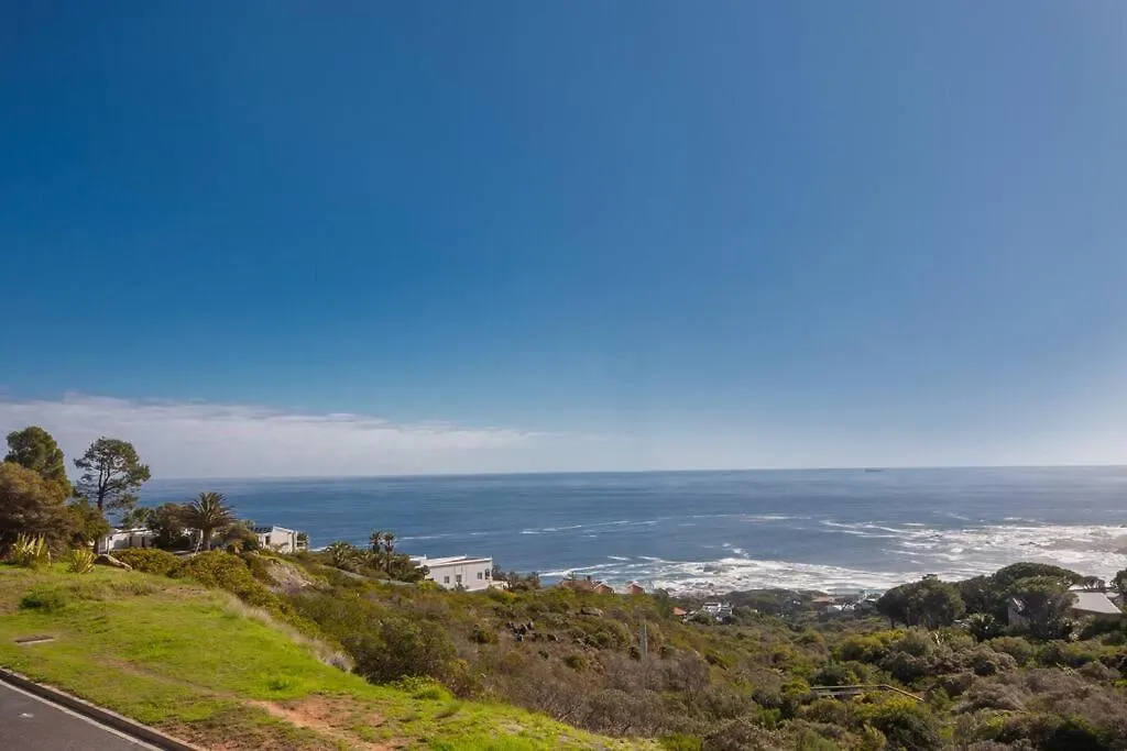 Camps Bay Villa With Impeccable Views! ケープタウン