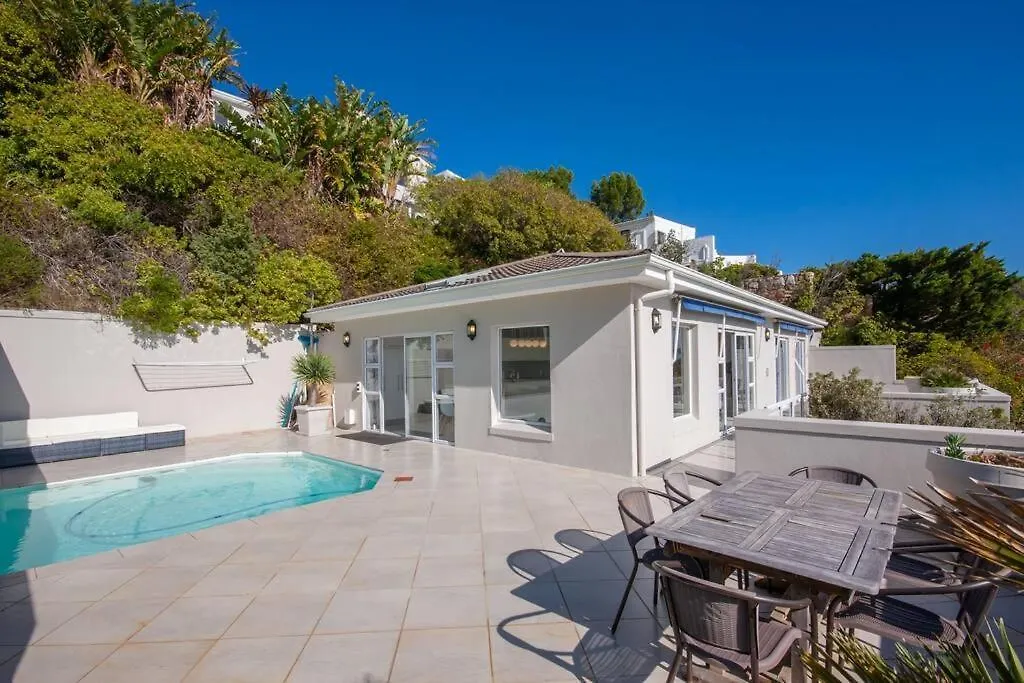 Camps Bay Villa With Impeccable Views! ケープタウン